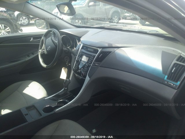 Photo 4 VIN: 5NPEB4AC5CH500940 - HYUNDAI SONATA 