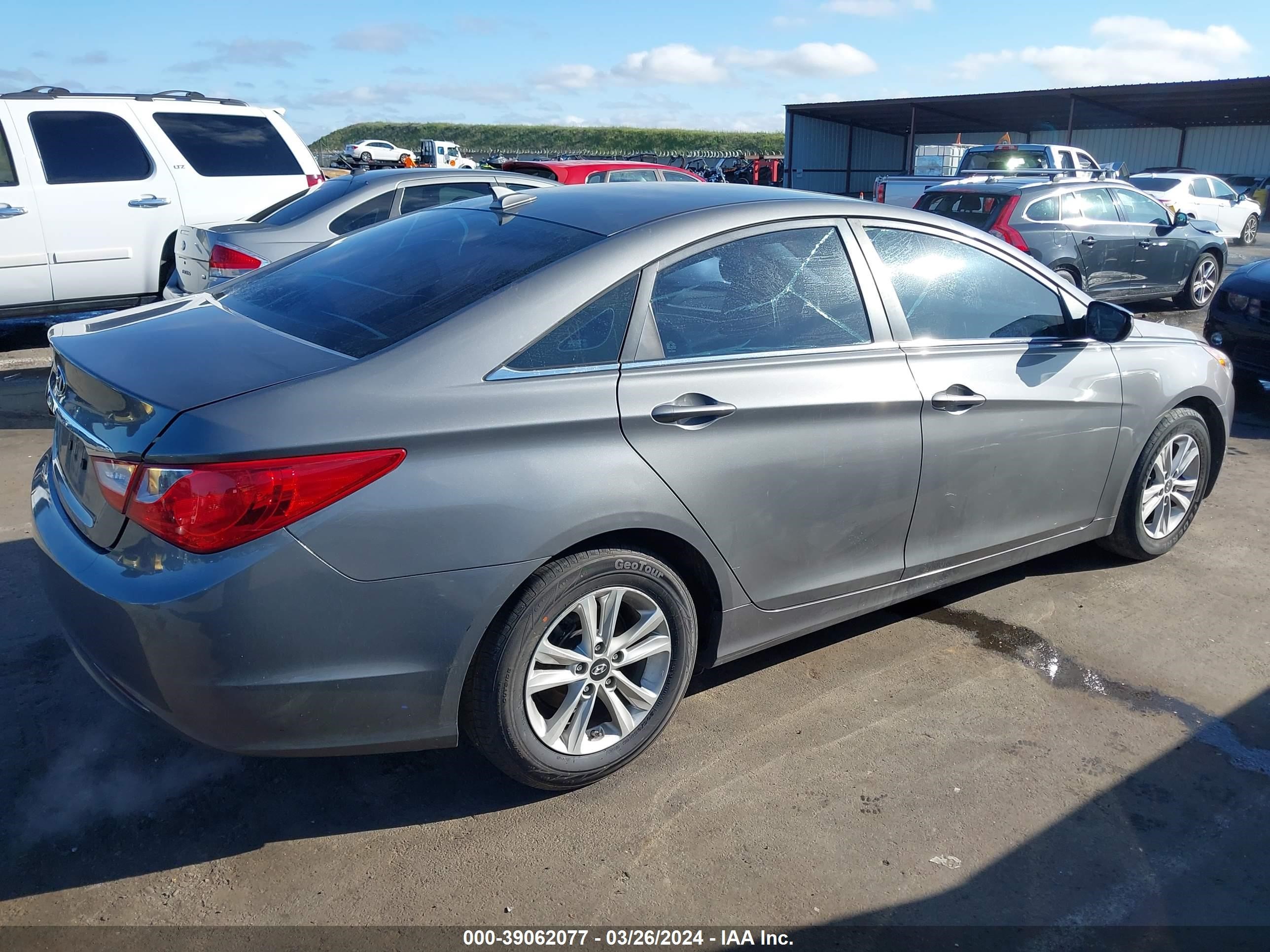 Photo 3 VIN: 5NPEB4AC5DH568611 - HYUNDAI SONATA 