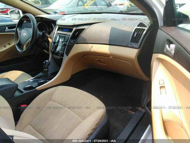 Photo 4 VIN: 5NPEB4AC5DH573100 - HYUNDAI SONATA 