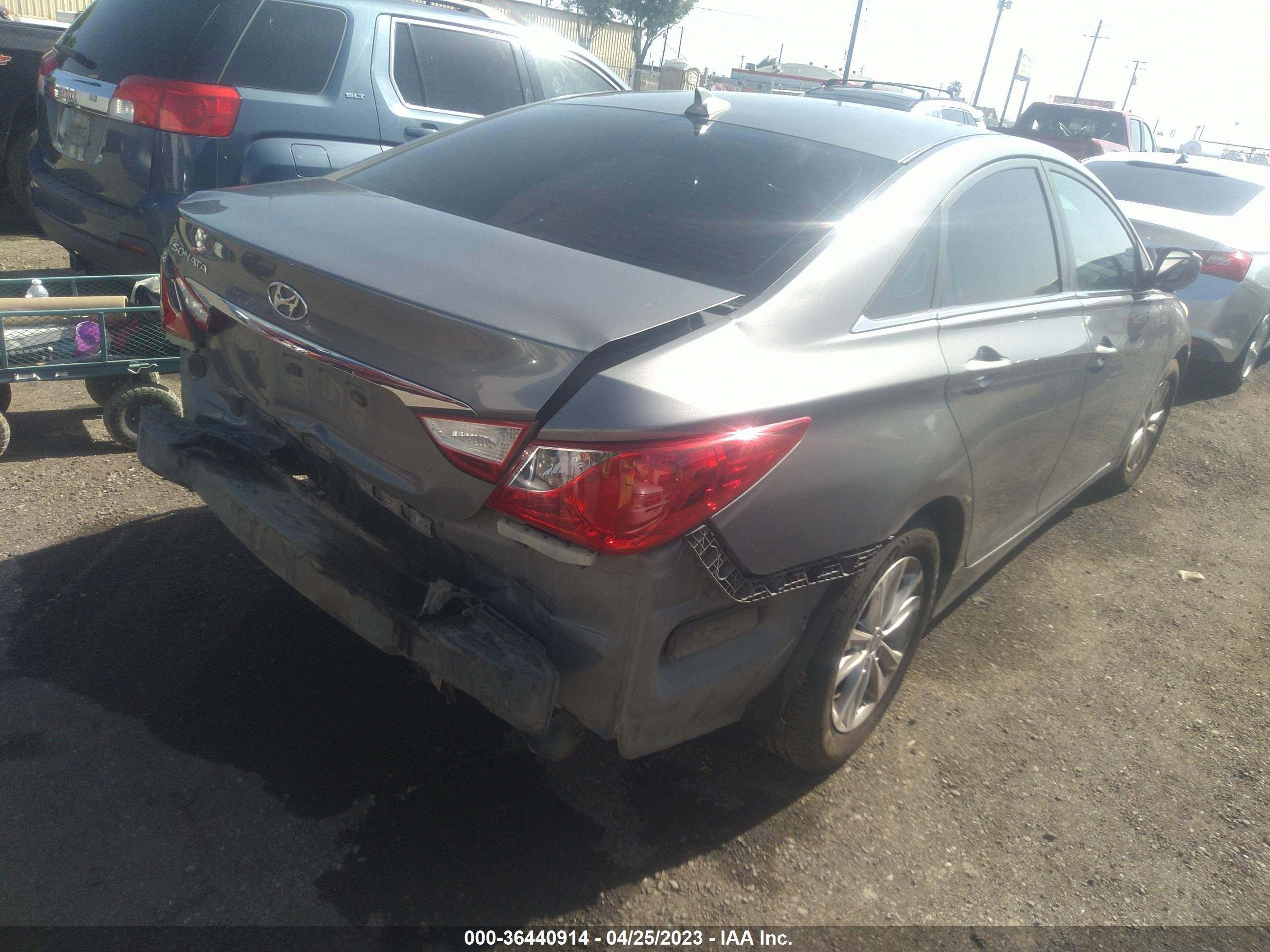 Photo 3 VIN: 5NPEB4AC5DH607990 - HYUNDAI SONATA 