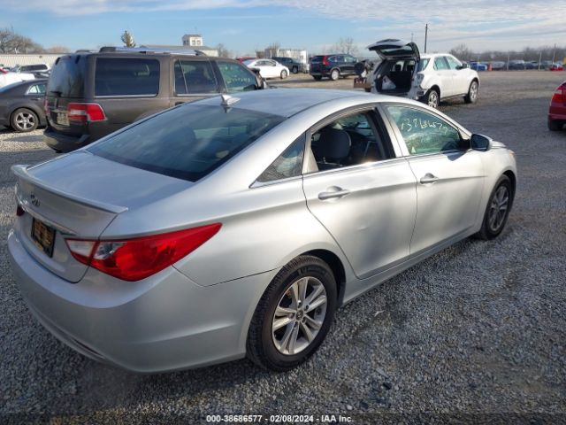 Photo 3 VIN: 5NPEB4AC5DH632002 - HYUNDAI SONATA 