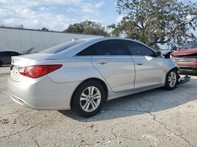 Photo 2 VIN: 5NPEB4AC5DH637300 - HYUNDAI SONATA GLS 