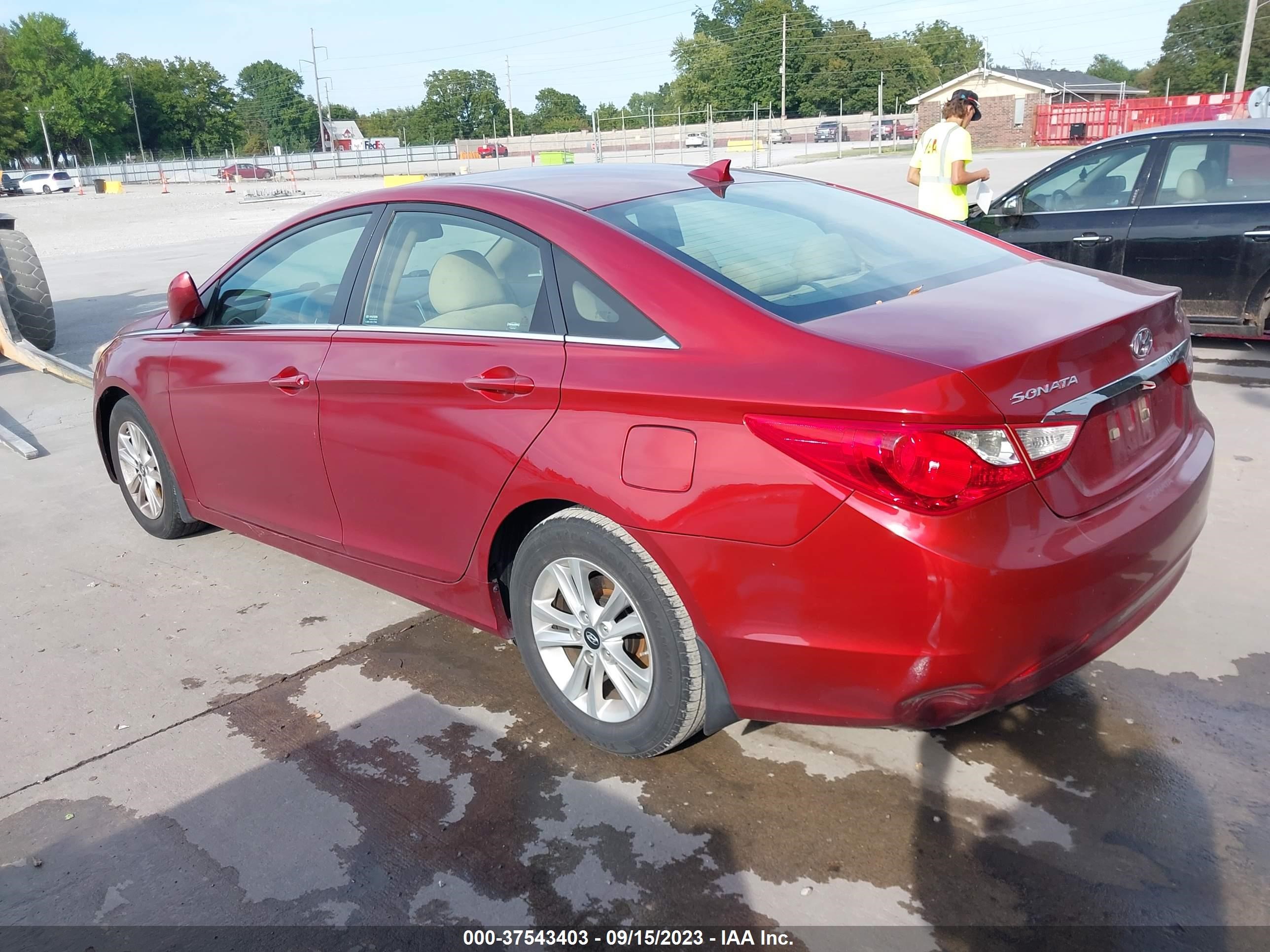 Photo 2 VIN: 5NPEB4AC5DH679126 - HYUNDAI SONATA 