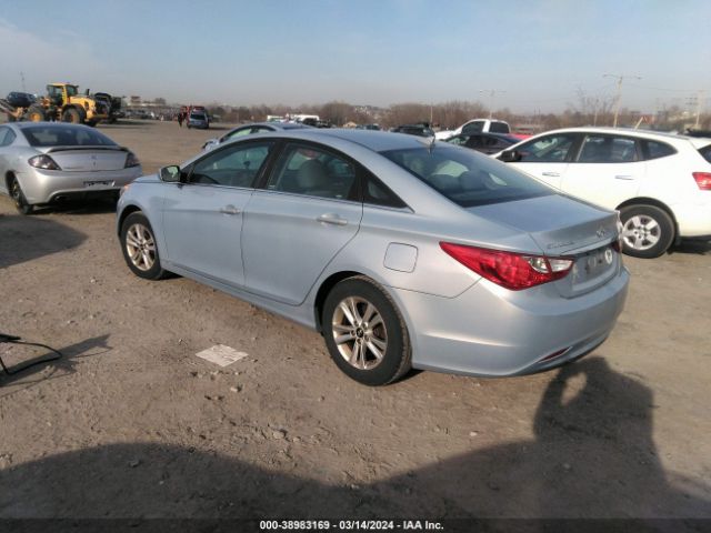 Photo 2 VIN: 5NPEB4AC5DH687369 - HYUNDAI SONATA 