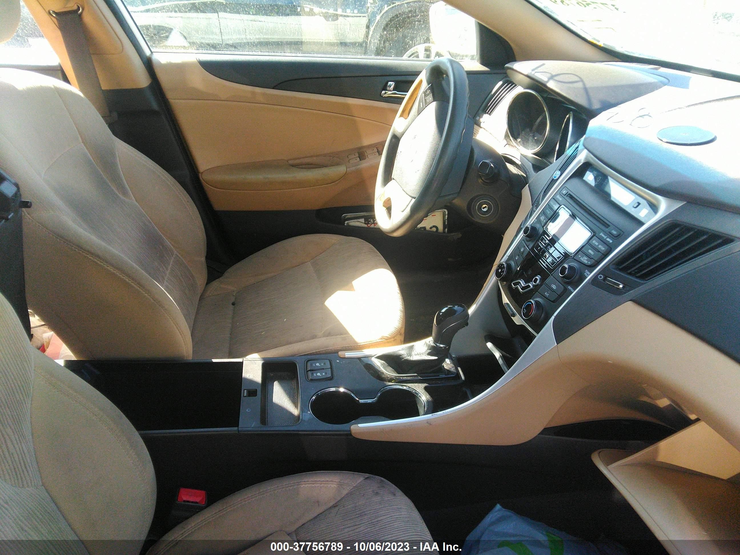 Photo 4 VIN: 5NPEB4AC5DH698369 - HYUNDAI SONATA 