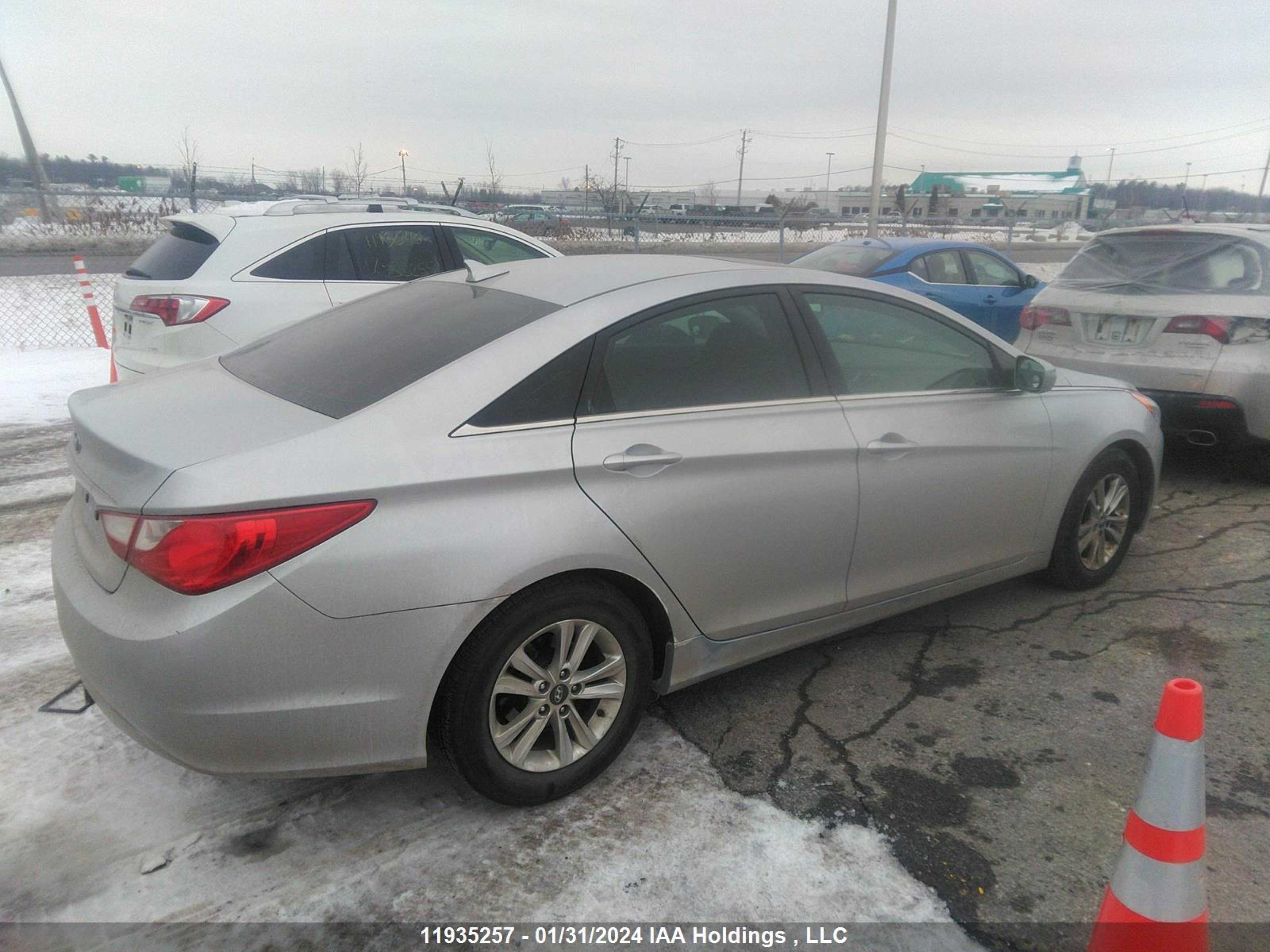 Photo 3 VIN: 5NPEB4AC5DH735095 - HYUNDAI SONATA 