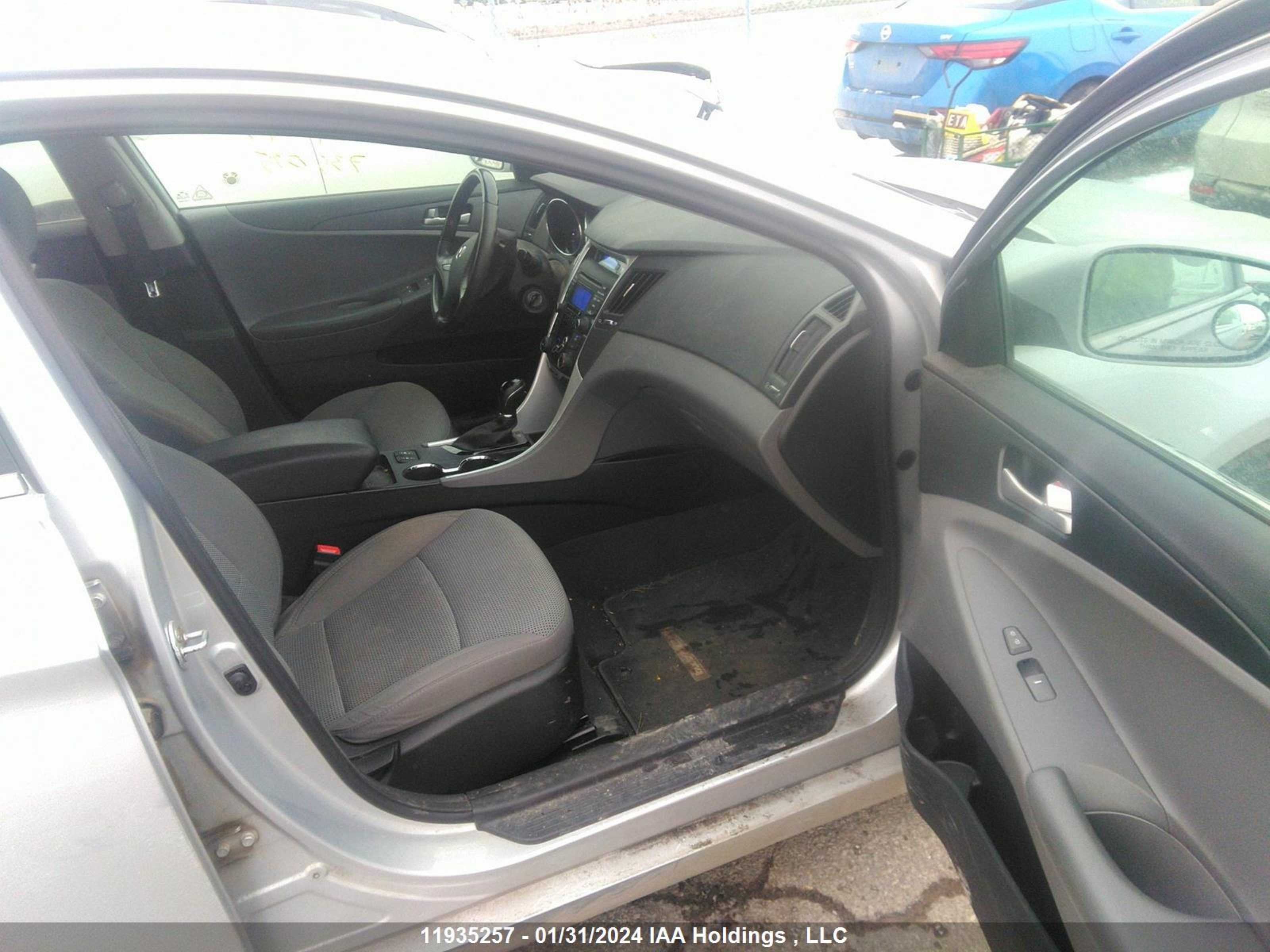 Photo 4 VIN: 5NPEB4AC5DH735095 - HYUNDAI SONATA 