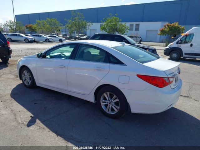 Photo 2 VIN: 5NPEB4AC5DH743374 - HYUNDAI SONATA 