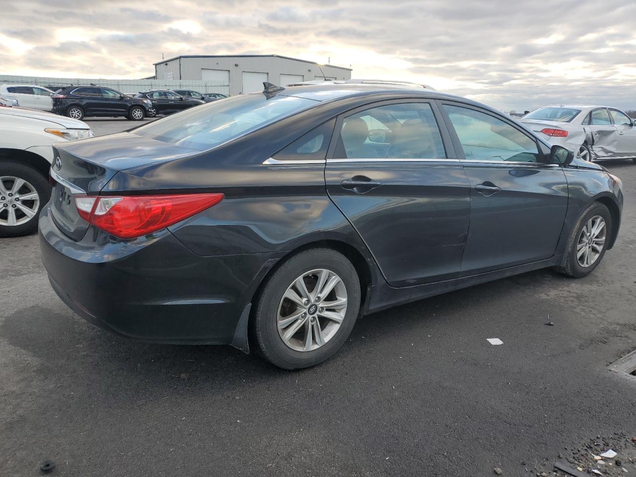 Photo 2 VIN: 5NPEB4AC5DH751085 - HYUNDAI SONATA 