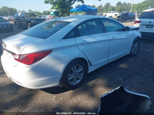 Photo 3 VIN: 5NPEB4AC5DH768419 - HYUNDAI SONATA 