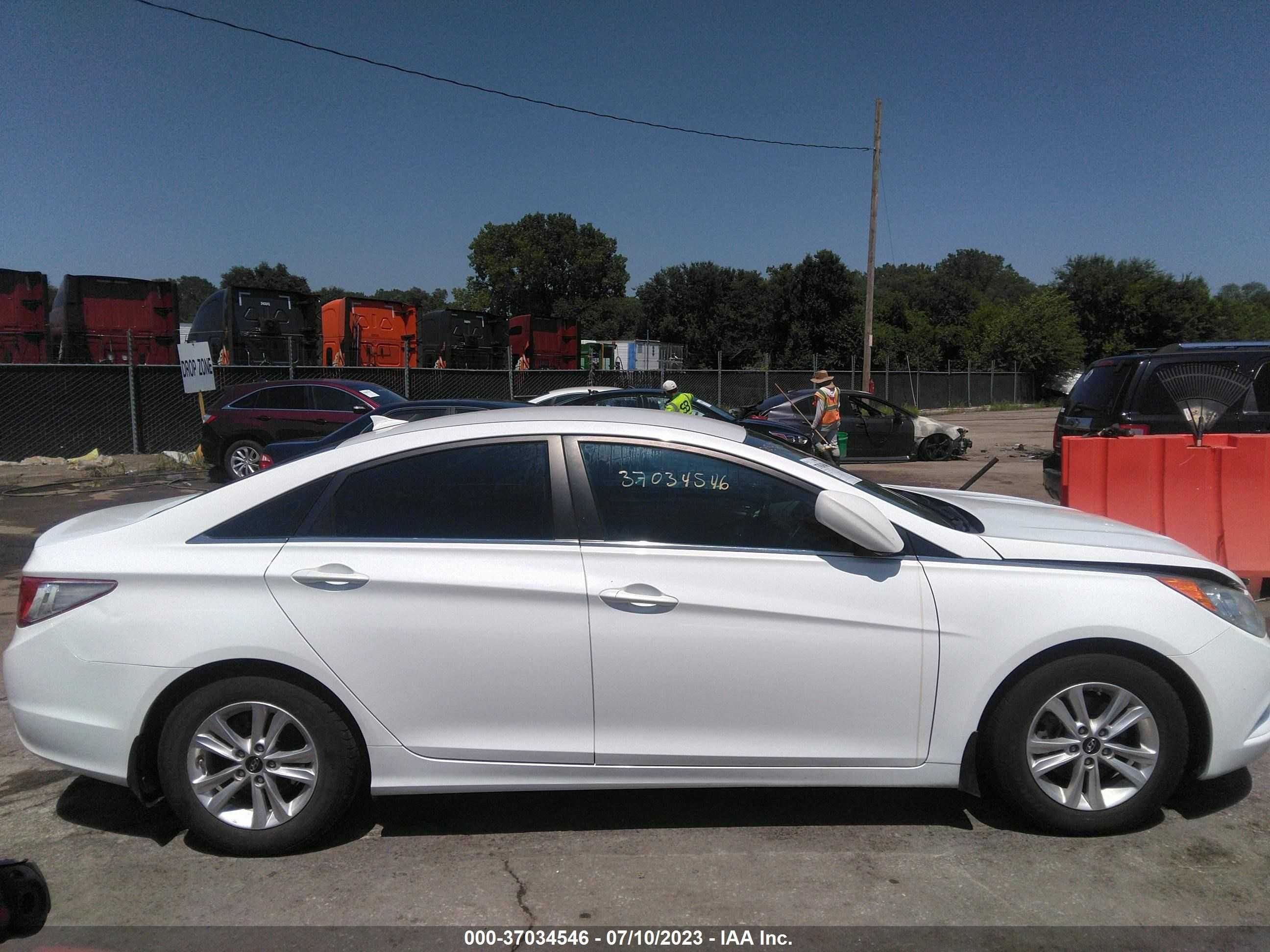 Photo 12 VIN: 5NPEB4AC5DH785415 - HYUNDAI SONATA 