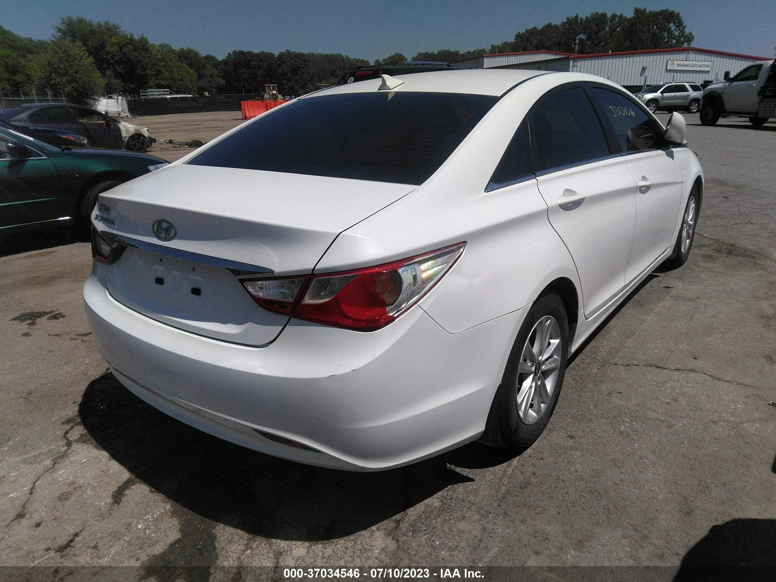 Photo 3 VIN: 5NPEB4AC5DH785415 - HYUNDAI SONATA 