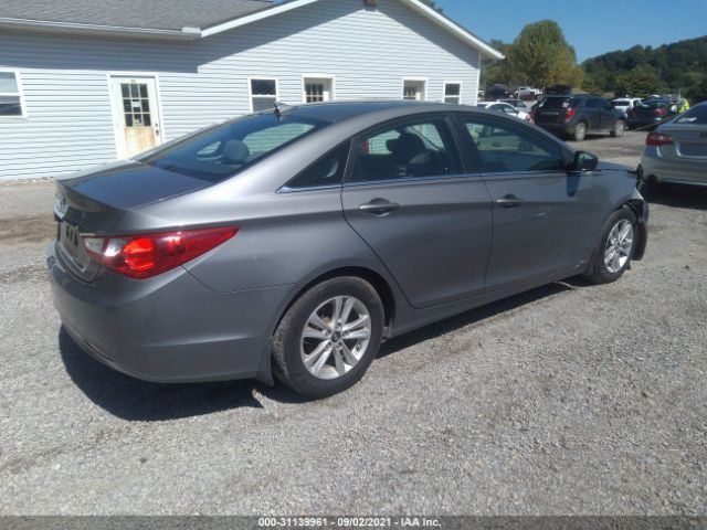 Photo 3 VIN: 5NPEB4AC5DH790713 - HYUNDAI SONATA 