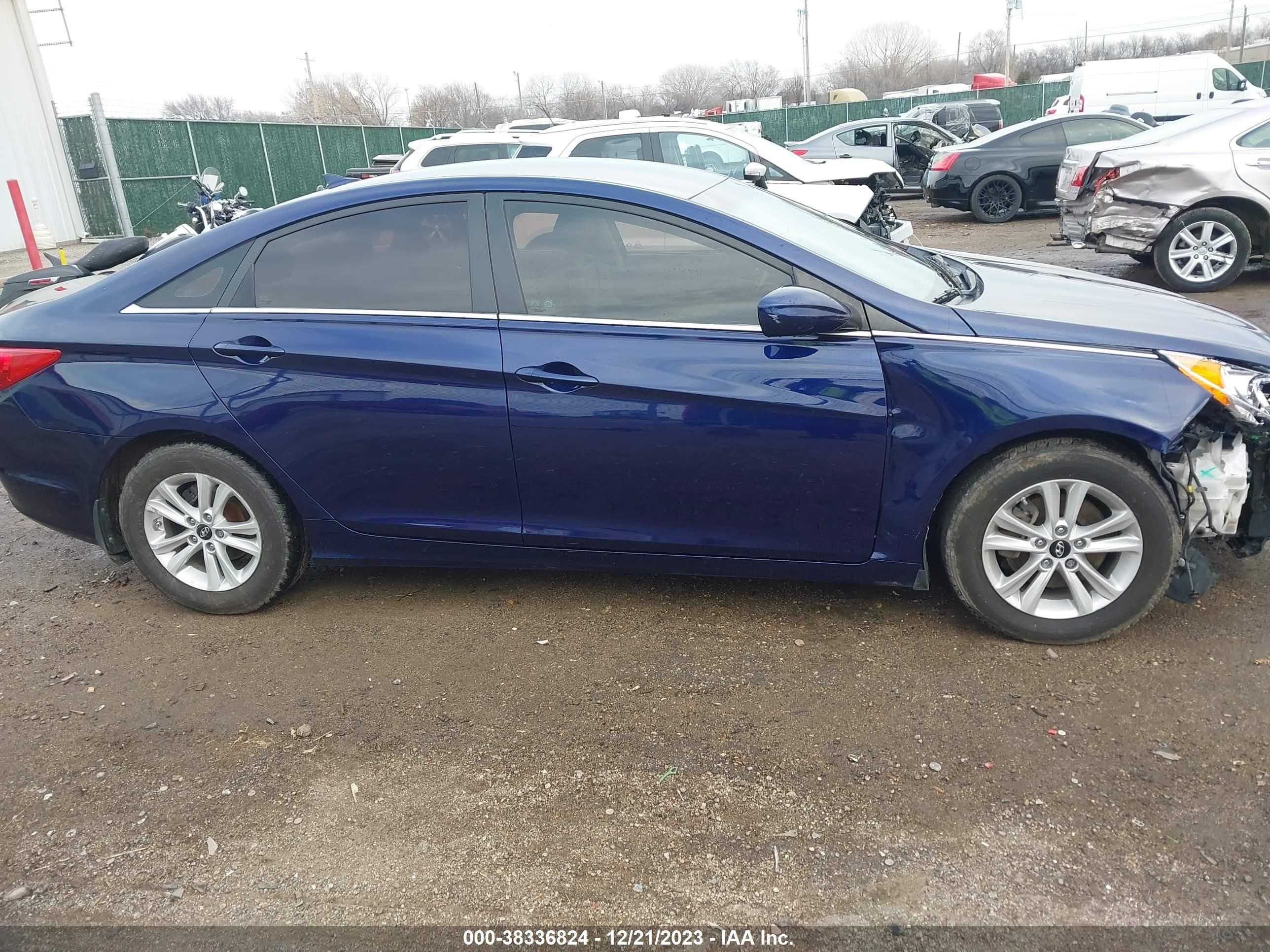 Photo 12 VIN: 5NPEB4AC5DH798908 - HYUNDAI SONATA 