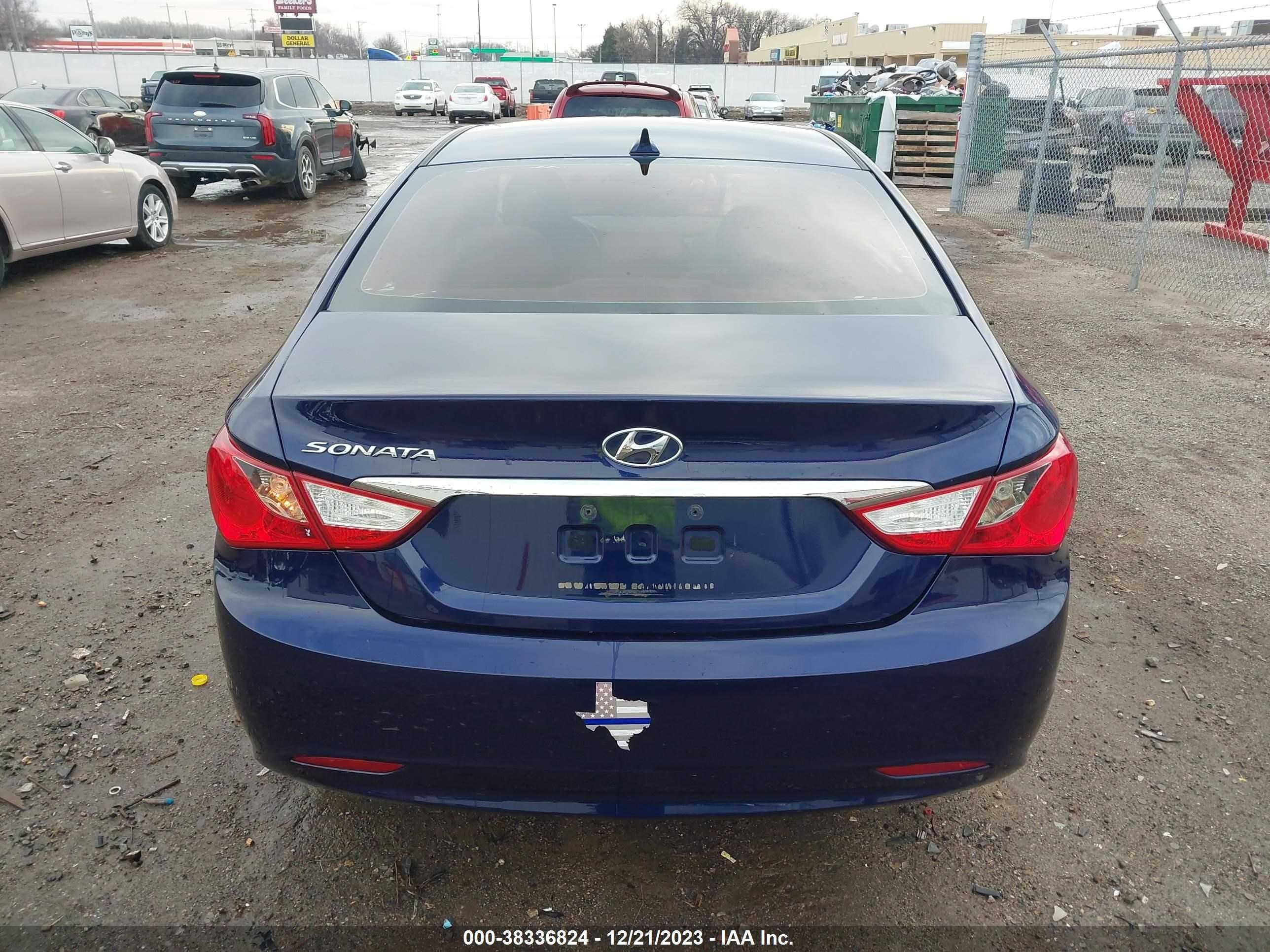 Photo 15 VIN: 5NPEB4AC5DH798908 - HYUNDAI SONATA 