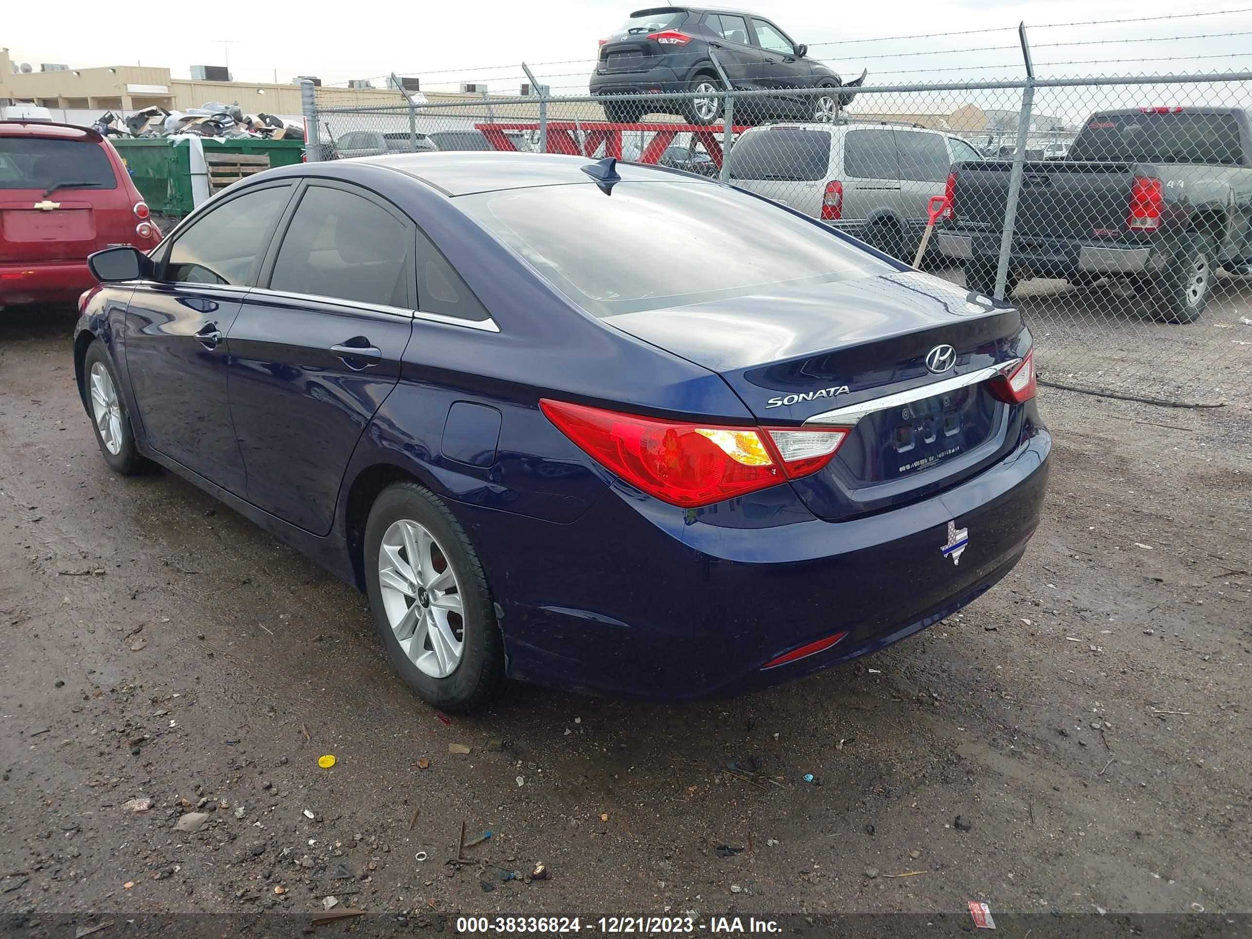 Photo 2 VIN: 5NPEB4AC5DH798908 - HYUNDAI SONATA 