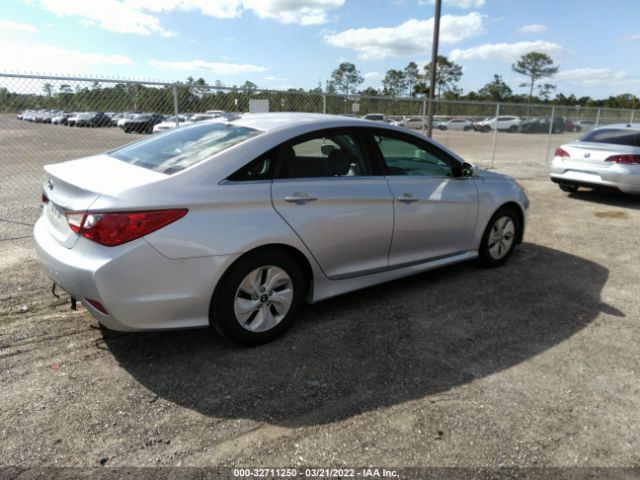 Photo 3 VIN: 5NPEB4AC5EH817166 - HYUNDAI SONATA 