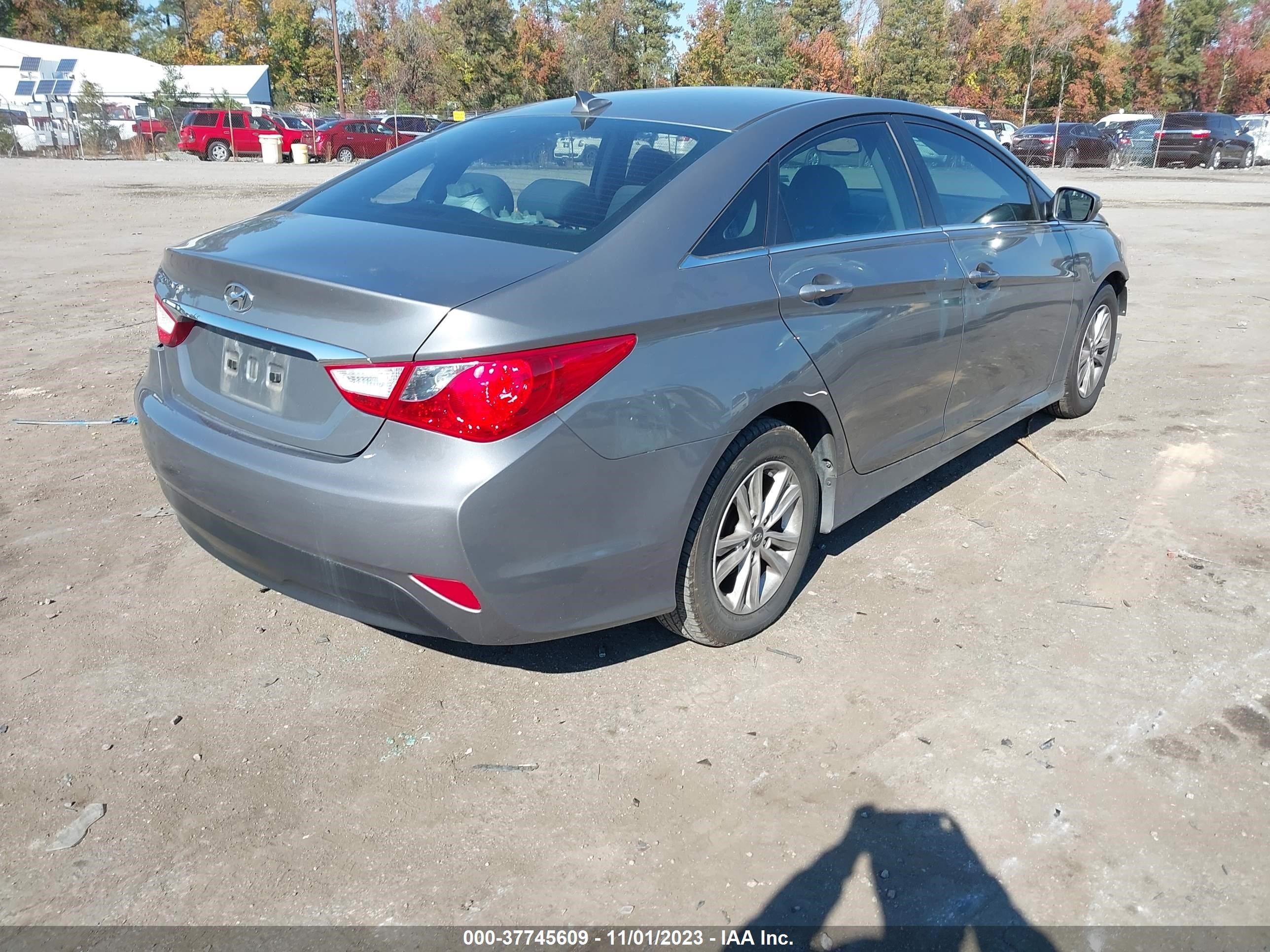 Photo 3 VIN: 5NPEB4AC5EH892613 - HYUNDAI SONATA 