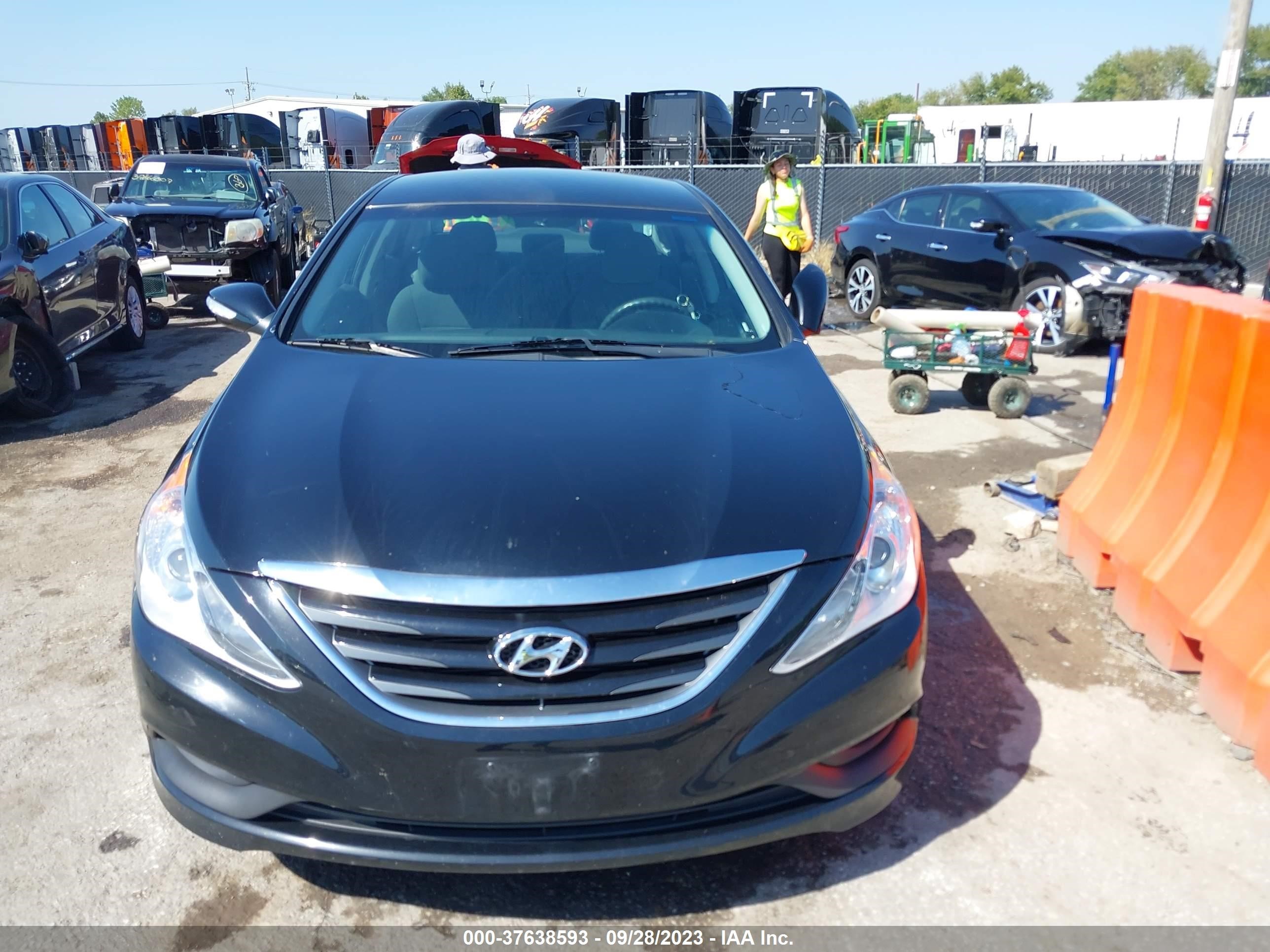 Photo 11 VIN: 5NPEB4AC5EH937789 - HYUNDAI SONATA 