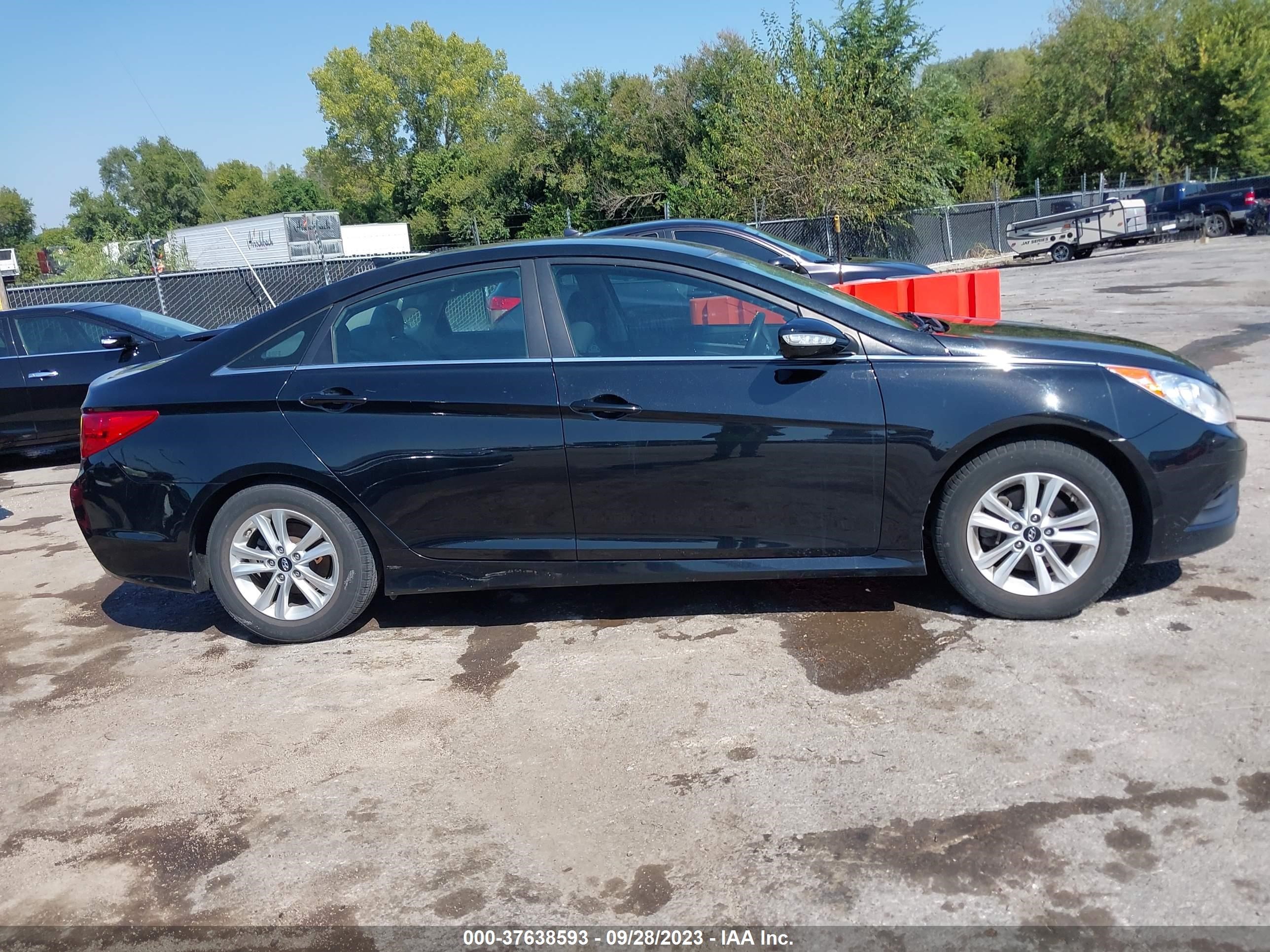 Photo 12 VIN: 5NPEB4AC5EH937789 - HYUNDAI SONATA 