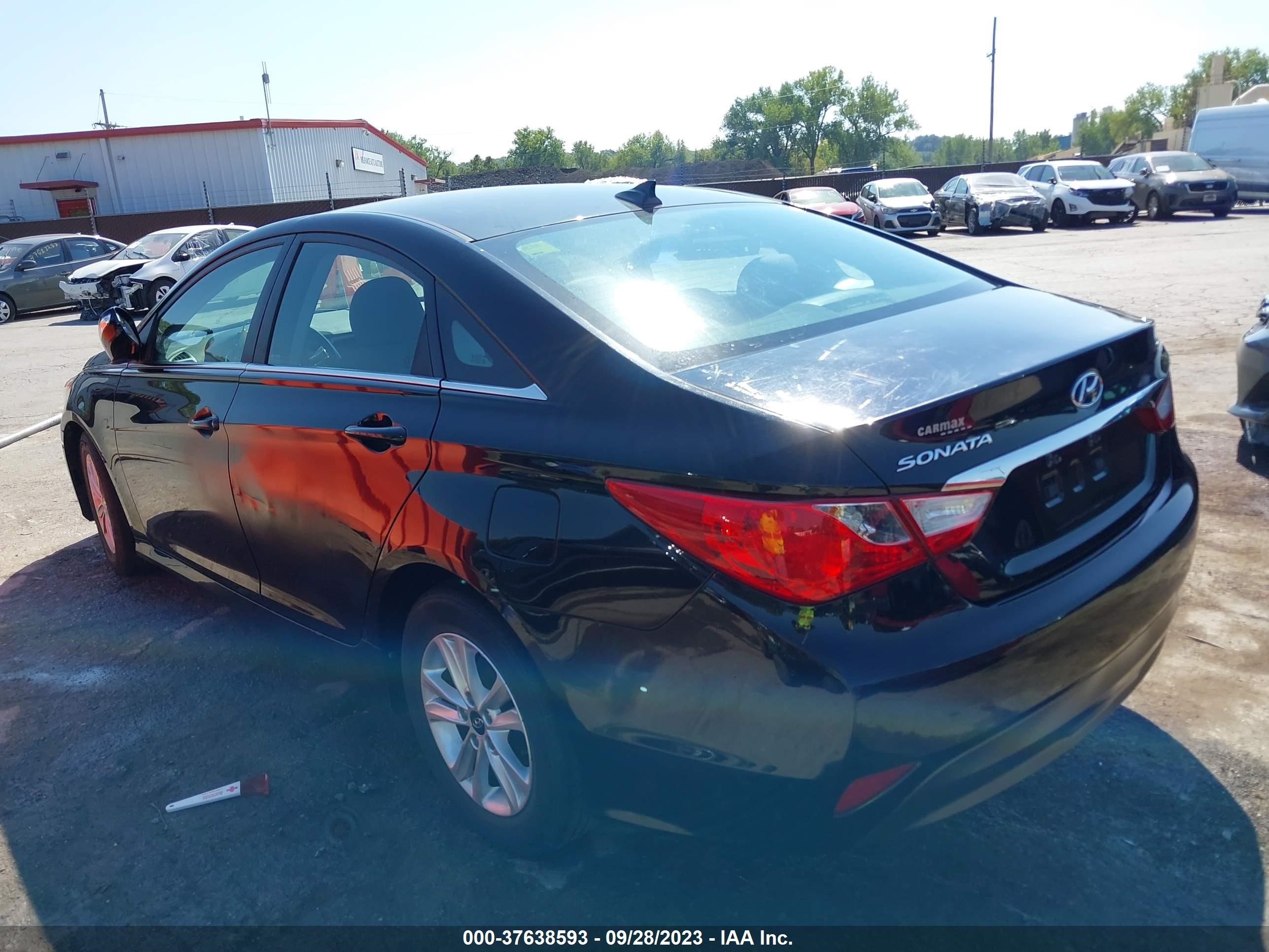 Photo 2 VIN: 5NPEB4AC5EH937789 - HYUNDAI SONATA 