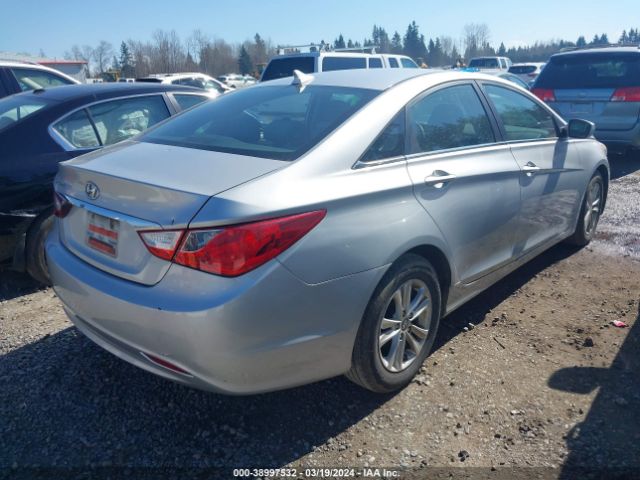 Photo 3 VIN: 5NPEB4AC6BH011980 - HYUNDAI SONATA 