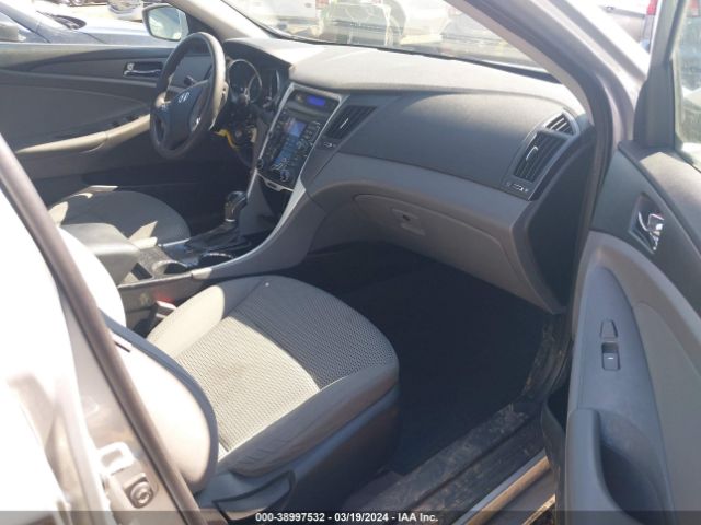 Photo 4 VIN: 5NPEB4AC6BH011980 - HYUNDAI SONATA 