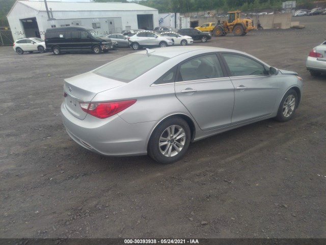 Photo 3 VIN: 5NPEB4AC6BH014104 - HYUNDAI SONATA 