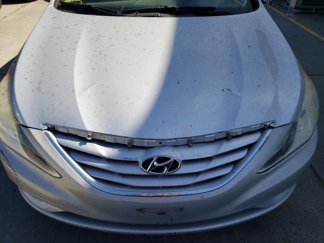 Photo 8 VIN: 5NPEB4AC6BH017620 - HYUNDAI SONATA GLS 