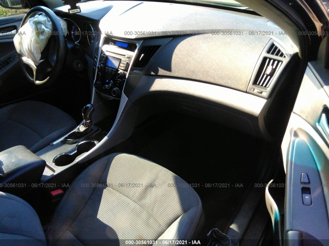 Photo 4 VIN: 5NPEB4AC6BH067417 - HYUNDAI SONATA 