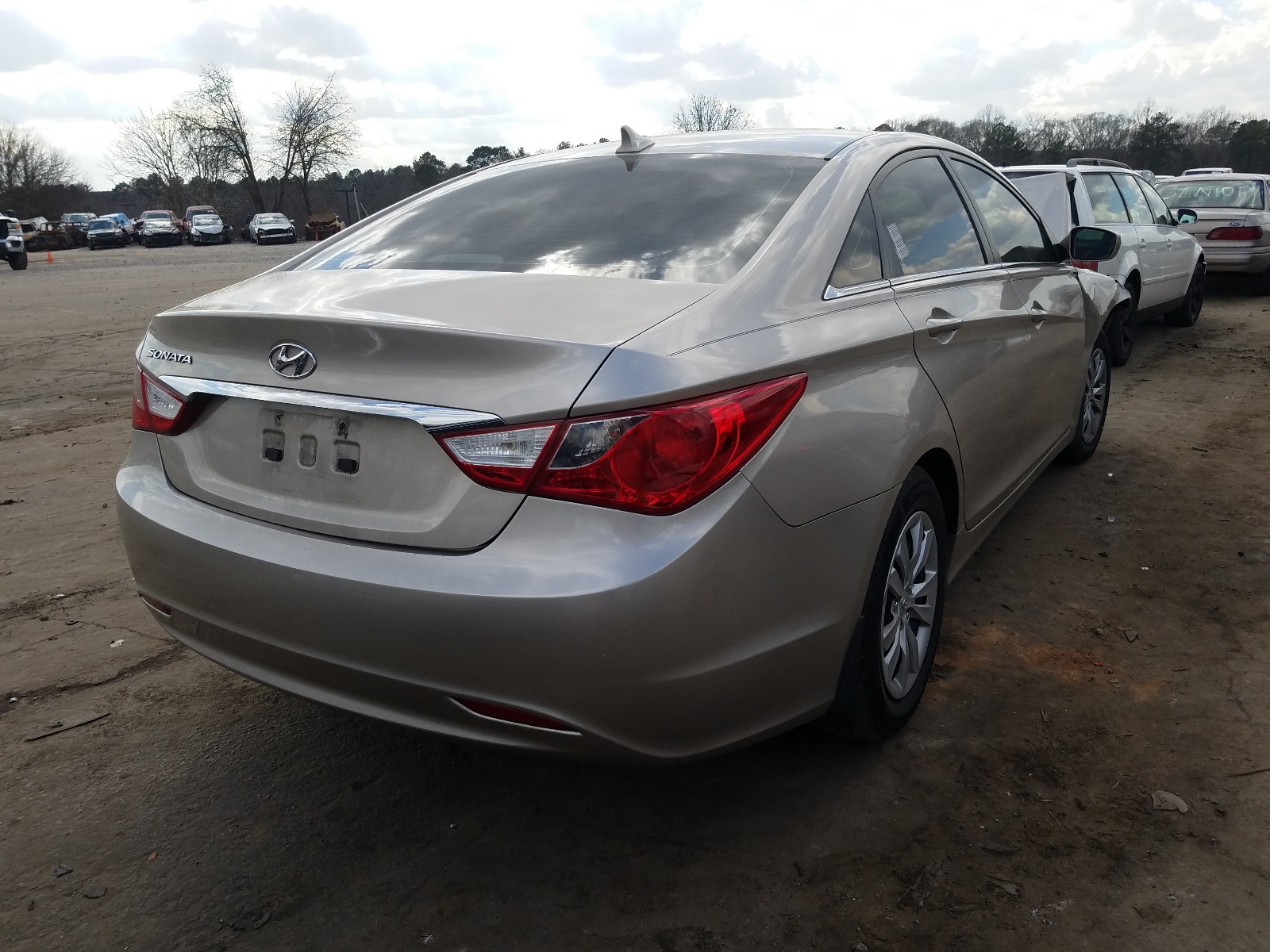 Photo 3 VIN: 5NPEB4AC6BH117264 - HYUNDAI SONATA GLS 