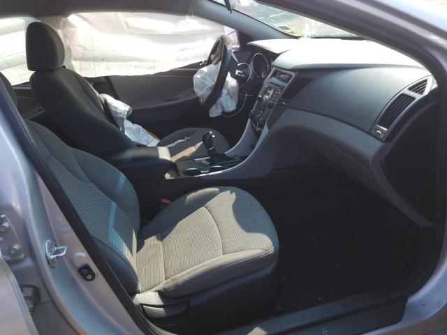 Photo 4 VIN: 5NPEB4AC6BH145758 - HYUNDAI SONATA GLS 