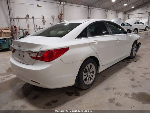 Photo 3 VIN: 5NPEB4AC6BH157182 - HYUNDAI SONATA 