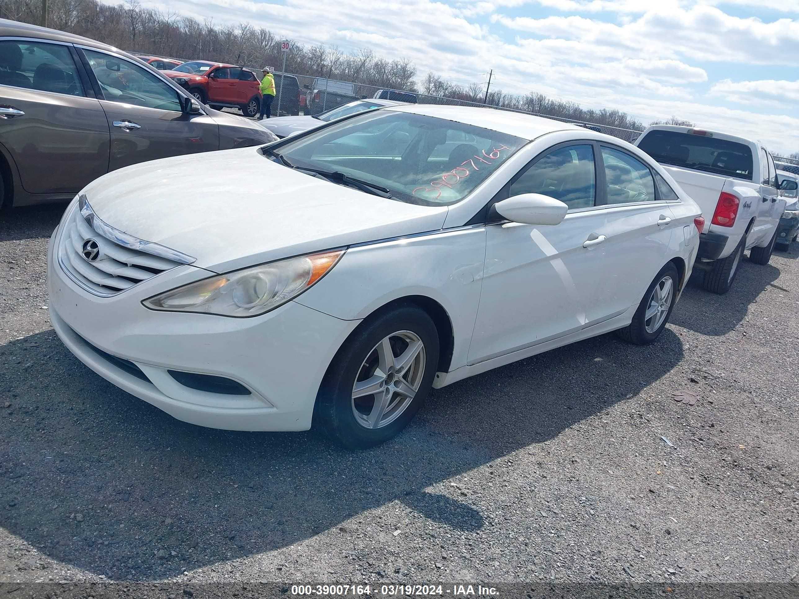 Photo 1 VIN: 5NPEB4AC6BH253944 - HYUNDAI SONATA 