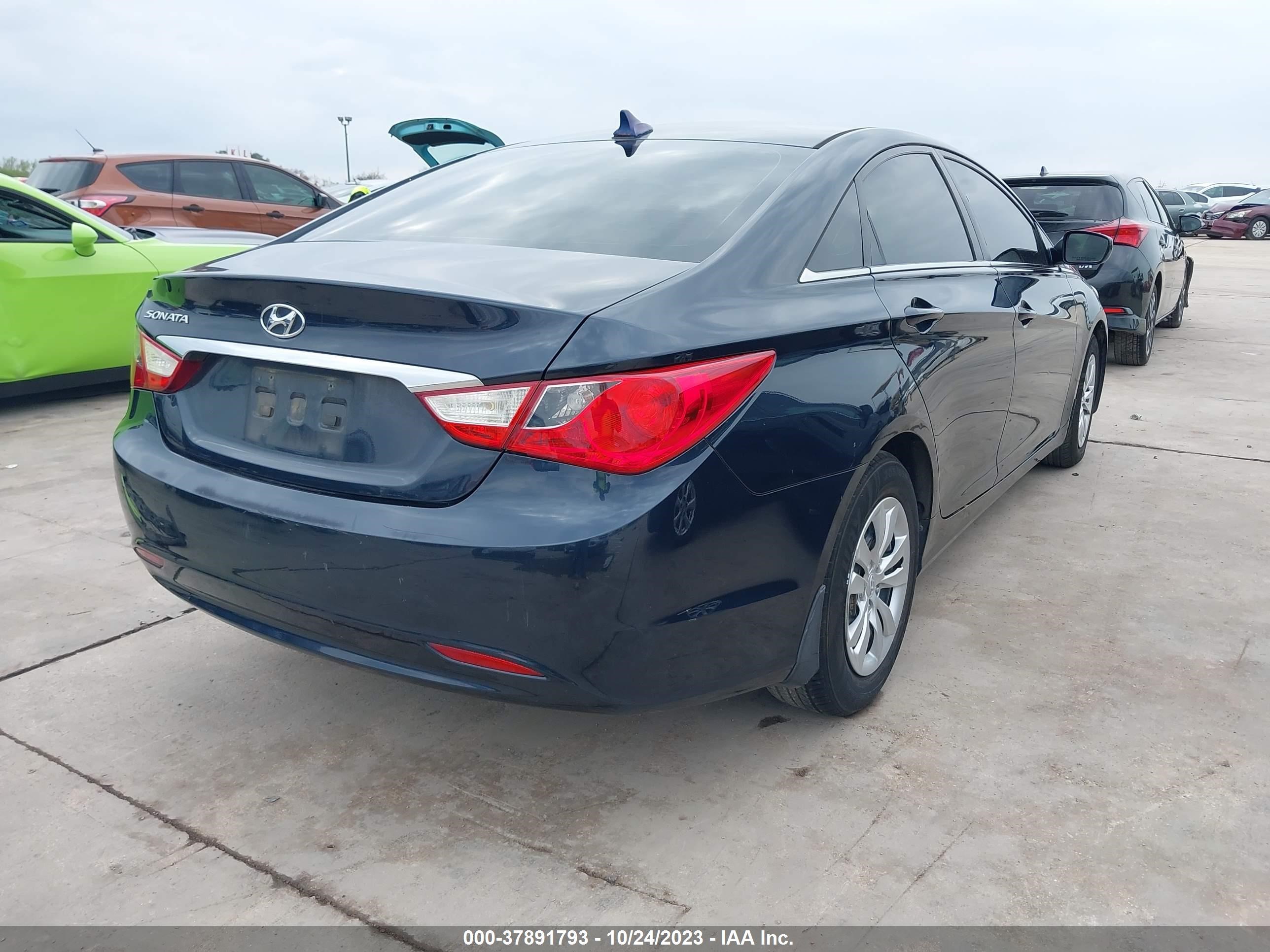 Photo 3 VIN: 5NPEB4AC6CH345573 - HYUNDAI SONATA 