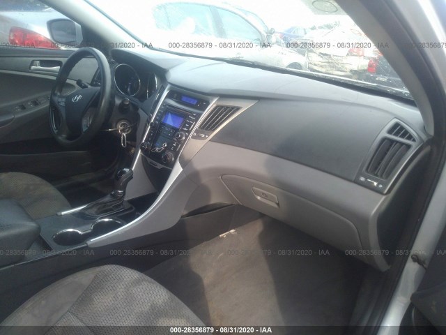 Photo 4 VIN: 5NPEB4AC6CH355410 - HYUNDAI SONATA 