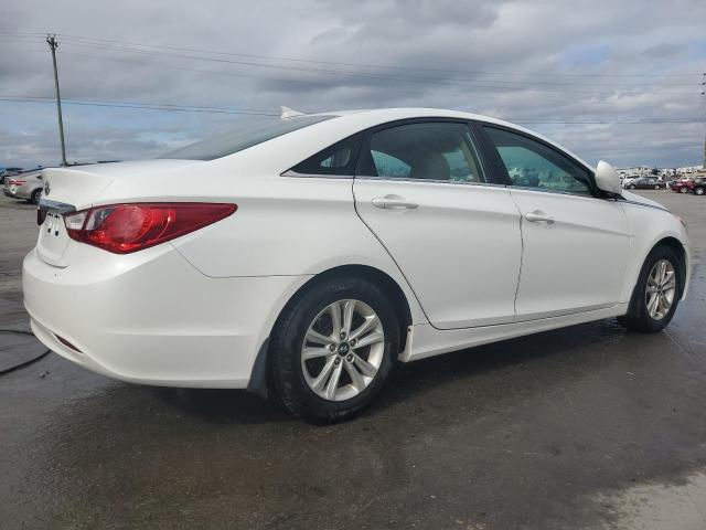 Photo 2 VIN: 5NPEB4AC6CH364141 - HYUNDAI SONATA GLS 