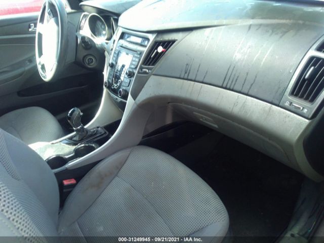 Photo 4 VIN: 5NPEB4AC6CH377813 - HYUNDAI SONATA 