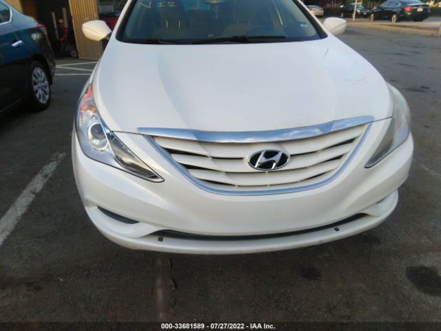 Photo 5 VIN: 5NPEB4AC6CH383093 - HYUNDAI SONATA 