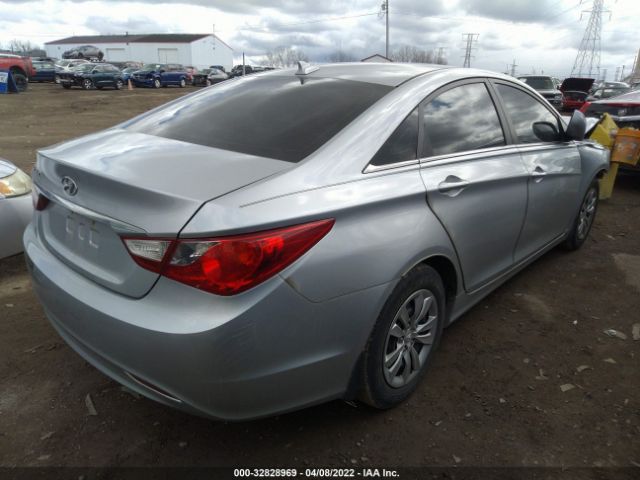 Photo 3 VIN: 5NPEB4AC6CH385300 - HYUNDAI SONATA 