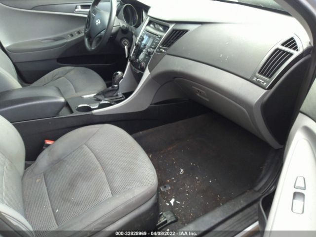 Photo 4 VIN: 5NPEB4AC6CH385300 - HYUNDAI SONATA 