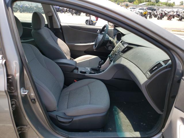 Photo 4 VIN: 5NPEB4AC6CH447004 - HYUNDAI SONATA GLS 