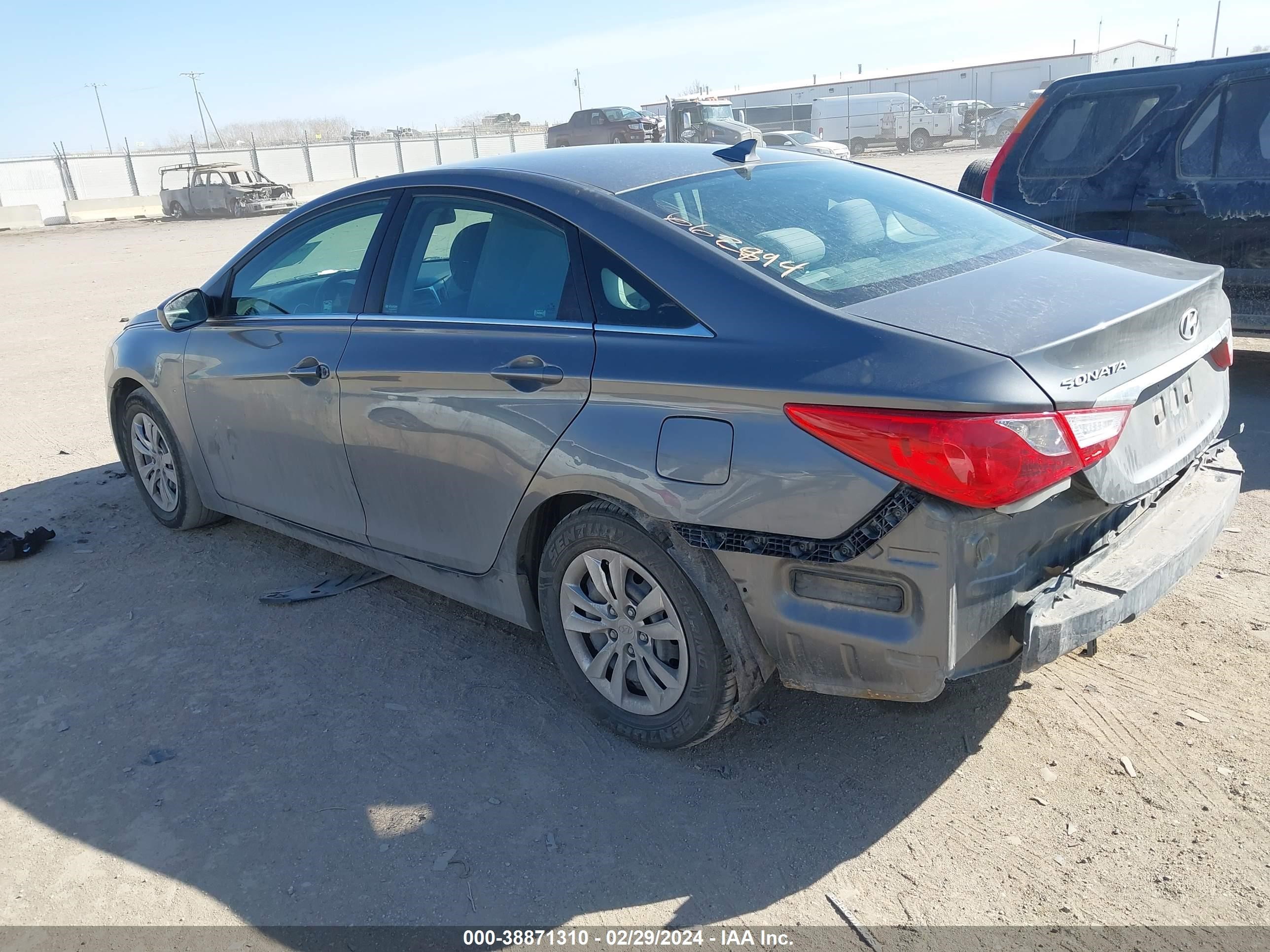 Photo 2 VIN: 5NPEB4AC6DH508806 - HYUNDAI SONATA 