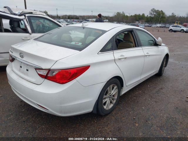 Photo 3 VIN: 5NPEB4AC6DH550568 - HYUNDAI SONATA 