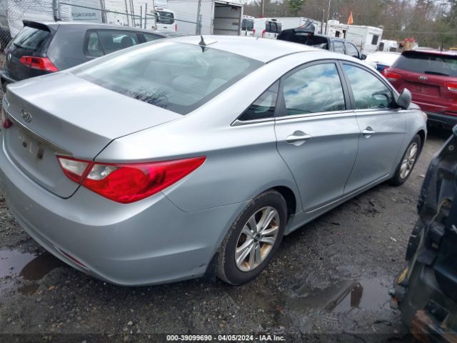 Photo 3 VIN: 5NPEB4AC6DH568200 - HYUNDAI SONATA 