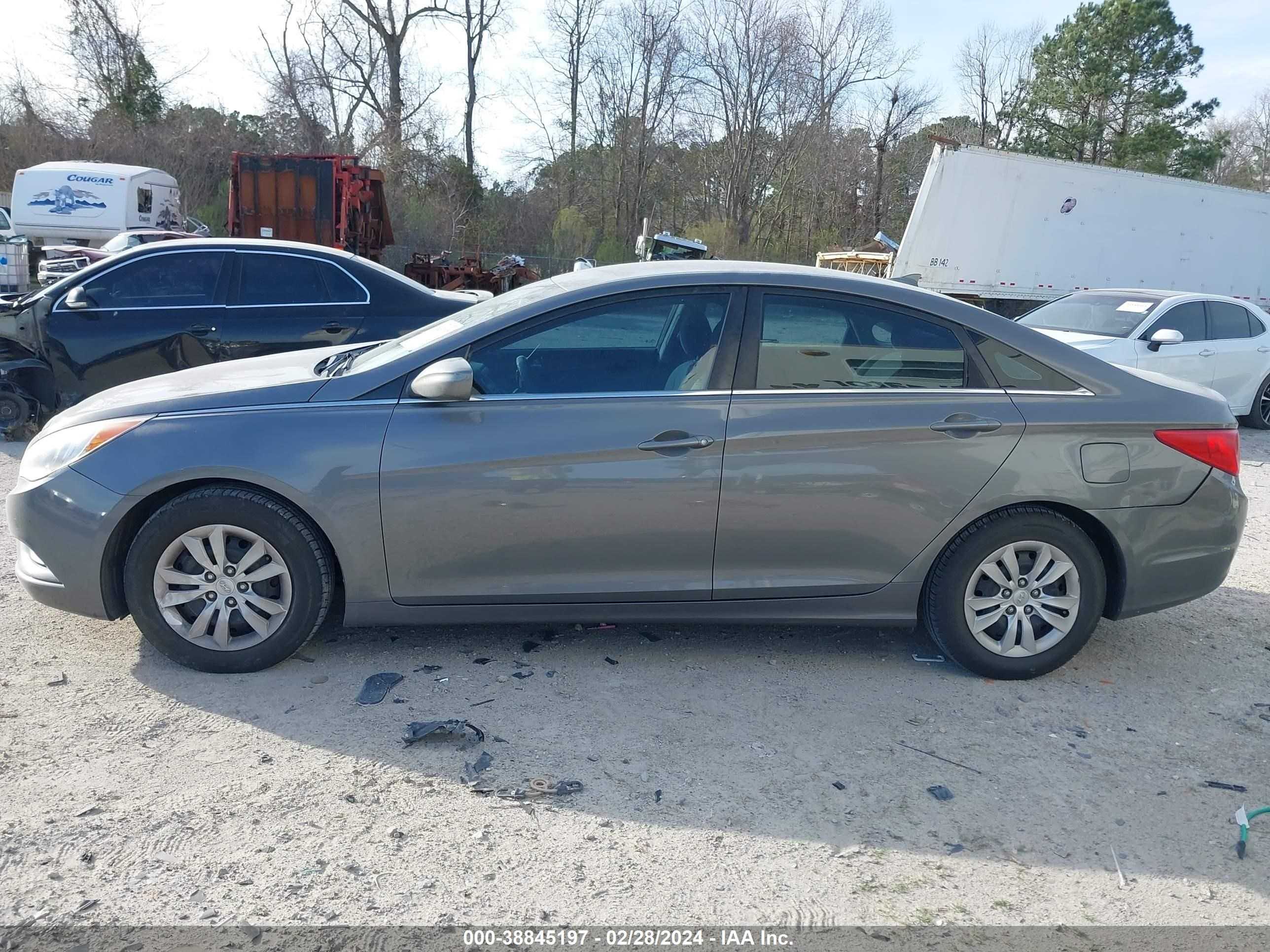 Photo 13 VIN: 5NPEB4AC6DH583277 - HYUNDAI SONATA 