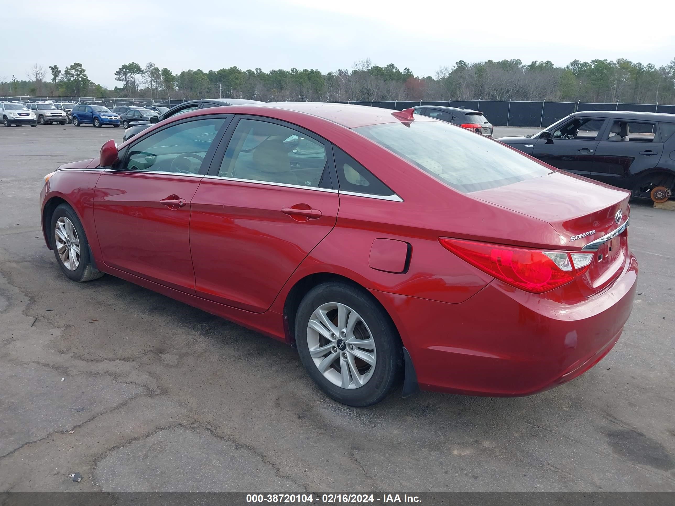 Photo 2 VIN: 5NPEB4AC6DH585515 - HYUNDAI SONATA 