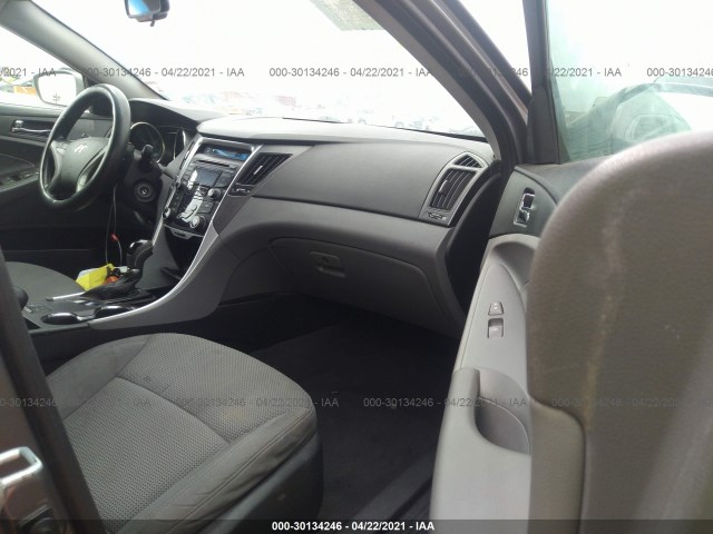 Photo 4 VIN: 5NPEB4AC6DH588883 - HYUNDAI SONATA 