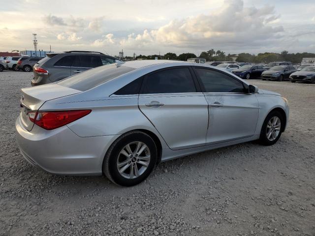 Photo 2 VIN: 5NPEB4AC6DH595610 - HYUNDAI SONATA 