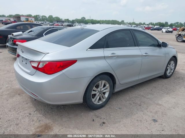 Photo 3 VIN: 5NPEB4AC6DH608520 - HYUNDAI SONATA 